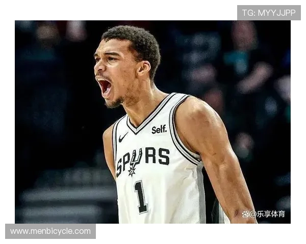 4000文班爆发马刺胜独行侠