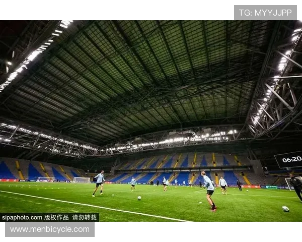 拉唐染红申花人不敌武里南出局